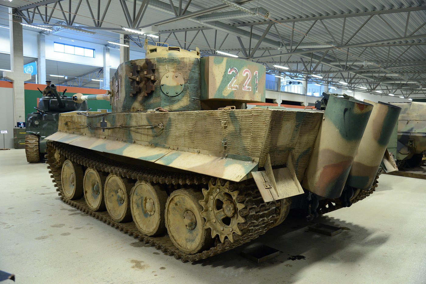 09.jpg - Tiger 1. Dock en kopia byggd på en sovjetisk T-55