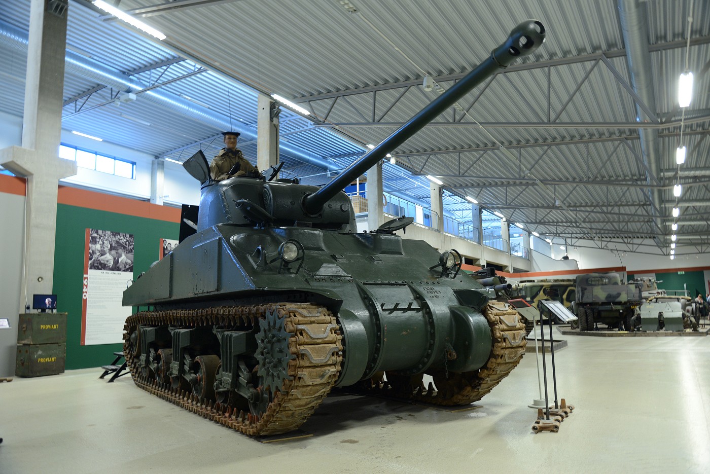 24.jpg - Stridsvagn (Strv) - M4A4 Sherman